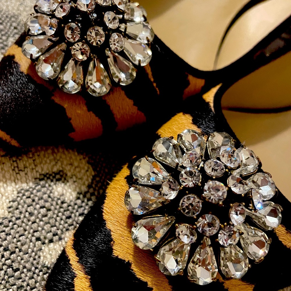 ANN TAYLOR DYED CALF HAIR FUR PUMPS WITH BROOCH RHINESTONES